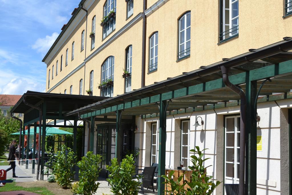 Jufa Hotel Fuerstenfeld Extérieur photo