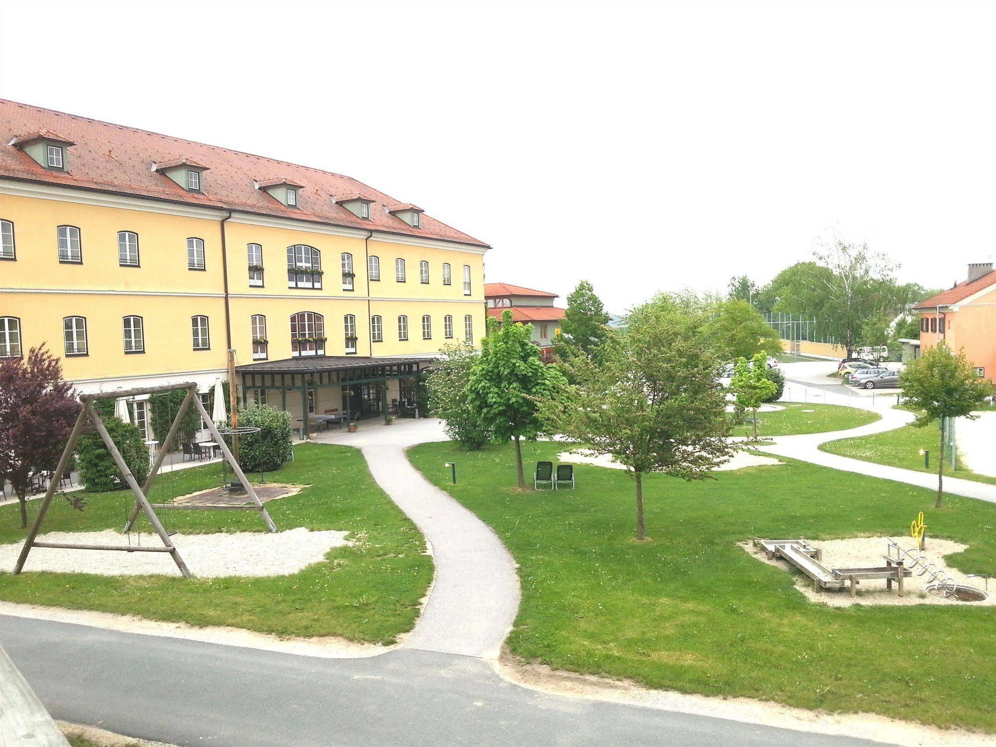 Jufa Hotel Fuerstenfeld Extérieur photo