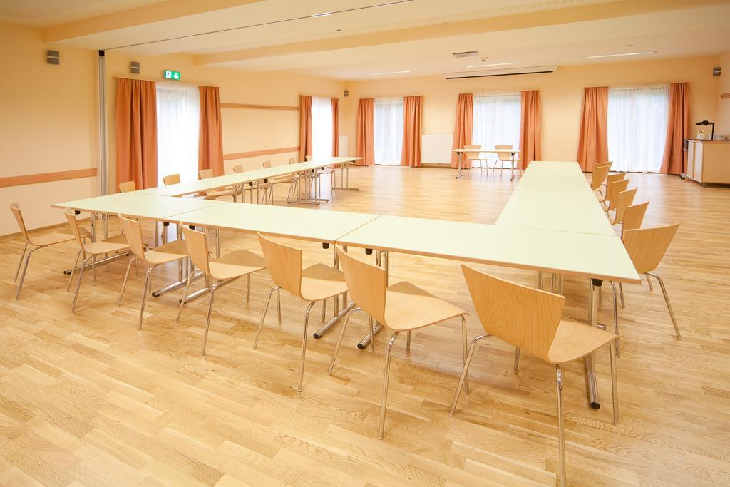Jufa Hotel Fuerstenfeld Extérieur photo