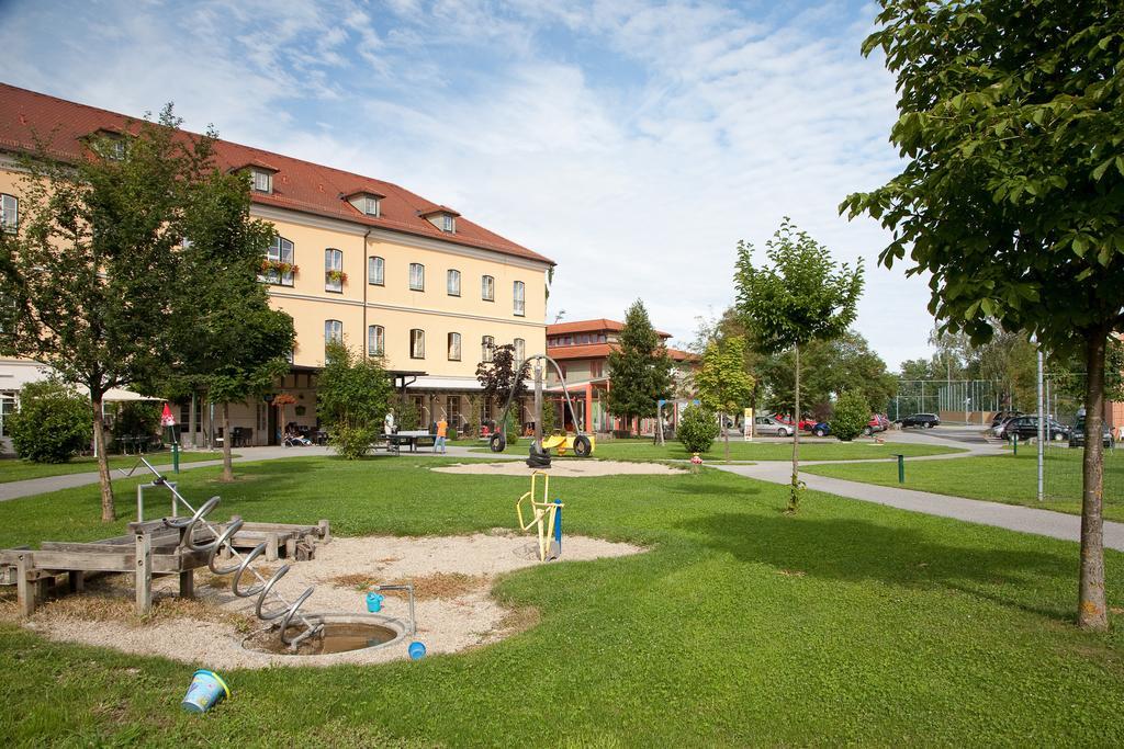Jufa Hotel Fuerstenfeld Extérieur photo